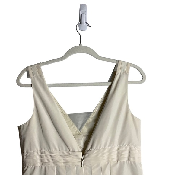 BCBGMAXAZRIA Women's Ivory Taffeta Woven Sleeveless V-Neck Ruffled Dress - Picture 7 of 13